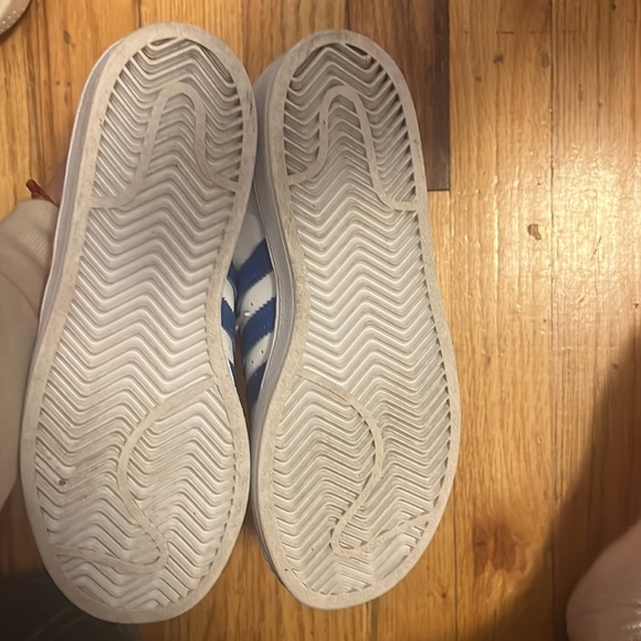 Adidas kids sneakers size 3 - Picture 3 of 3